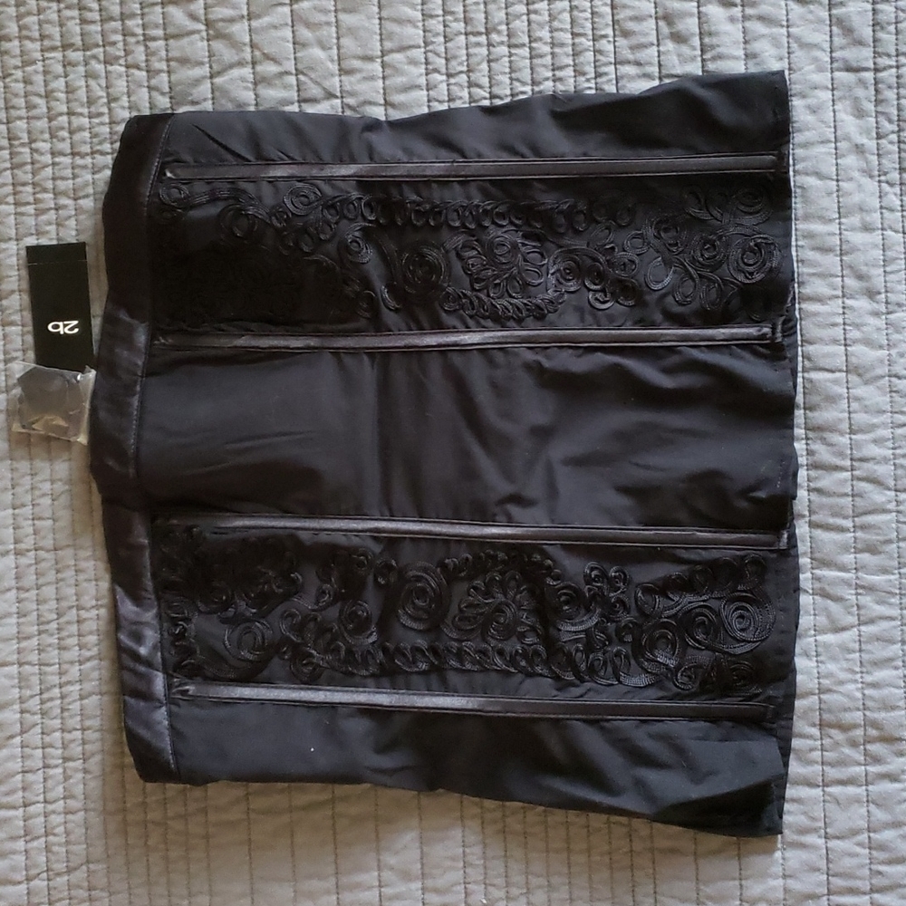 NWT 2b bebe Corrset  (S)